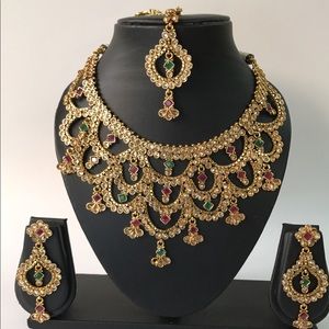 Multi colored stone work necklace